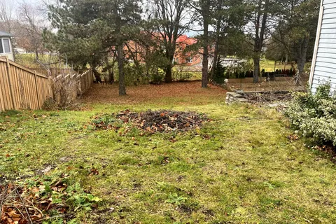 142 Howard Road, Newmarket, ON L3Y 3G7