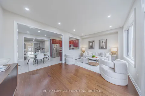 14 Mohandas Dr, Markham, ON L3S 3J5