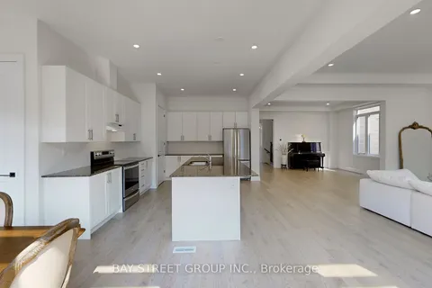 97 Halldorson Ave, Aurora, ON L4G 0C5