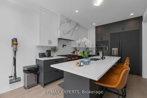 508 Seaview Hts, East Gwillimbury, ON L9N 0Y3