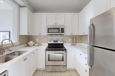 67 Paper Mills Cres, Richmond Hill, ON L4E 0V4