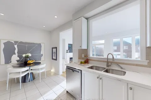 67 Paper Mills Cres, Richmond Hill, ON L4E 0V4