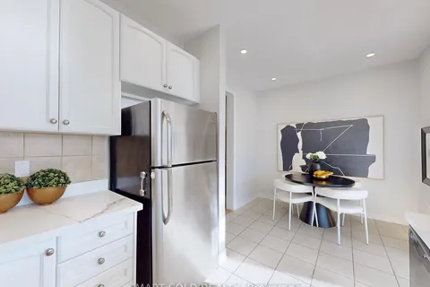 67 Paper Mills Cres, Richmond Hill, ON L4E 0V4