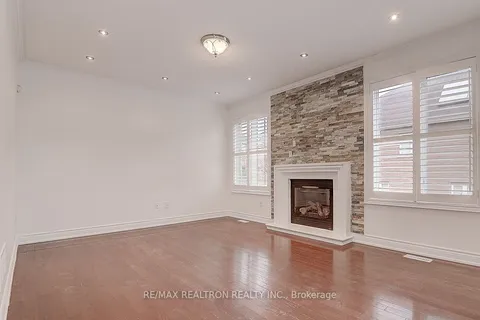 34 Magdalan Cres, Richmond Hill, ON L4E 0N5