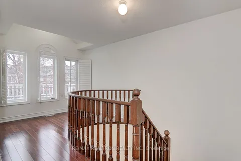 34 Magdalan Cres, Richmond Hill, ON L4E 0N5