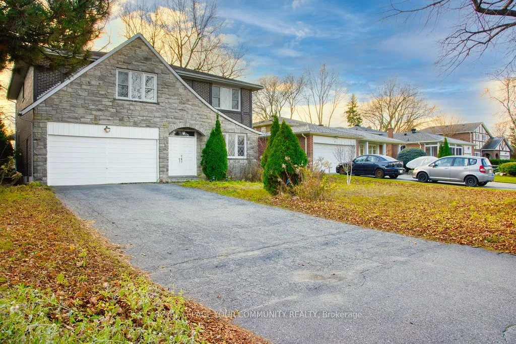 69 Royal Orchard Blvd, Markham, ON L3T 3C7