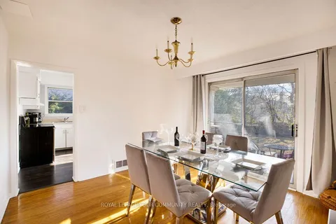 69 Royal Orchard Blvd, Markham, ON L3T 3C7