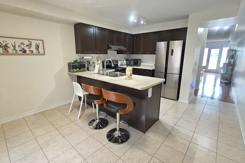 5271 Major Mackenzie Dr, Markham, ON L6C 0N3