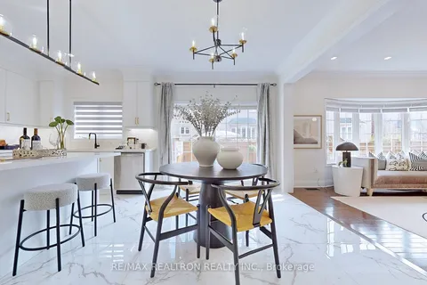25 Serano Cres, Richmond Hill, ON L4E 0R8