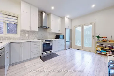 423 Seneca Crt, Newmarket, ON L3X 2C8