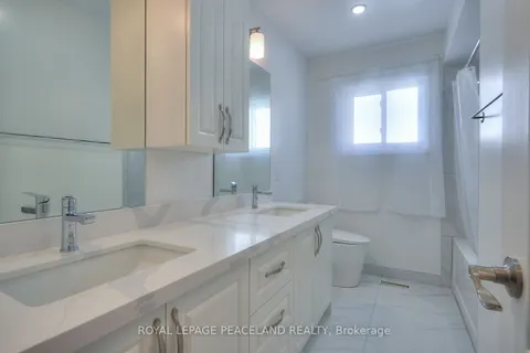 188 Hilltop Dr, East Gwillimbury, ON L9N 1B8