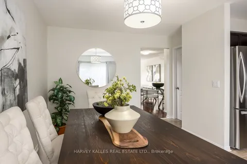 160 Millcliff Circ, Aurora, ON L4G 7N8