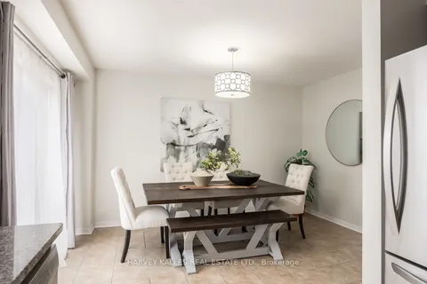 160 Millcliff Circ, Aurora, ON L4G 7N8