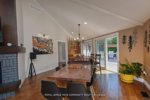 4997 Davis Dr, Whitchurch-Stouffville, ON L4A 1Z1