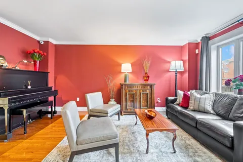 29 Bayhampton Cres, Vaughan, ON L4J 7H1