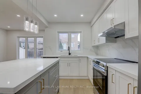 383 Wood Duck Lane, Newmarket, ON L3X 2X5