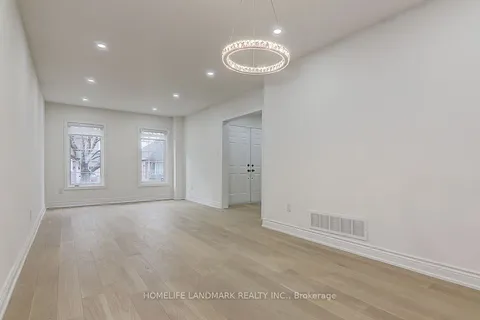 383 Wood Duck Lane, Newmarket, ON L3X 2X5