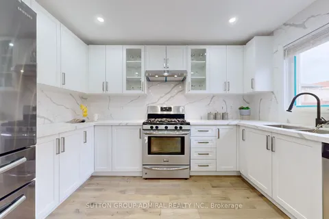 14 Metcalfe Dr, Bradford West Gwillimbury, ON L3Z 3C7