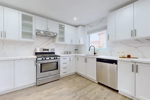 14 Metcalfe Dr, Bradford West Gwillimbury, ON L3Z 3C7