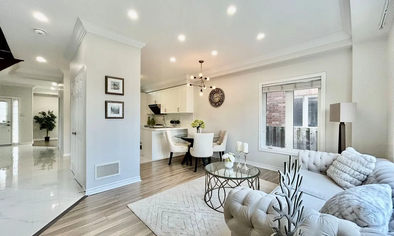 17 Macadam Rd, Markham, ON L6E 2B9
