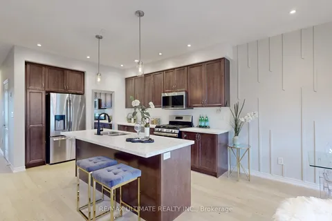 47 Frederick Taylor Way, East Gwillimbury, ON L0G 1M0
