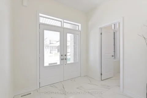 115 Halldorson Avenue, Aurora, ON L4G 0C5