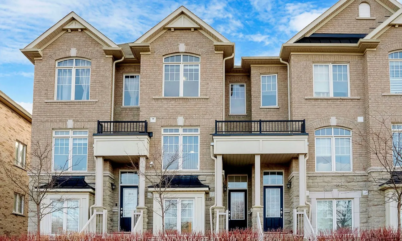 125 Dundas Way, Markham, ON L6E 0T1