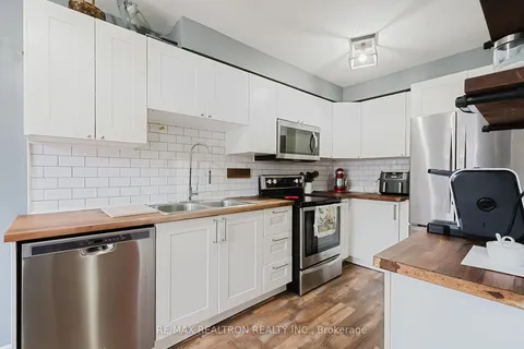 95 Stonemount Cres, Essa, ON L0M 1B4