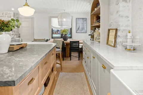 6142 County Rd, Adjala-Tosorontio, ON L0M 1J0