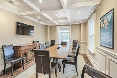 15037 Yonge Street, Aurora, ON L4G 1M3