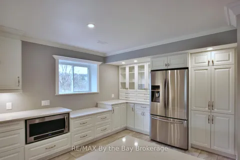 390 Mill St, Essa, ON L0M 1B4