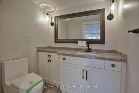 390 Mill St, Essa, ON L0M 1B4