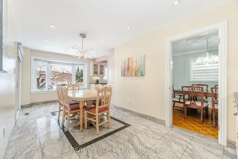 671 Aberdeen Ave, Vaughan, ON L4L 5M5