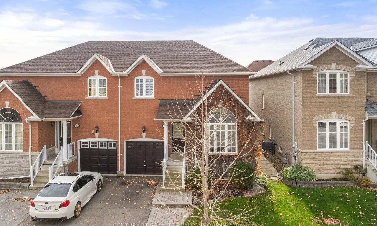 153 Flagstone Way, Newmarket, ON L3X 2Z8