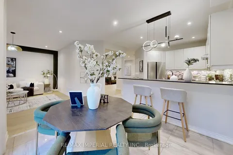 36 Lark Cres, Richmond Hill, ON L4S 2N2