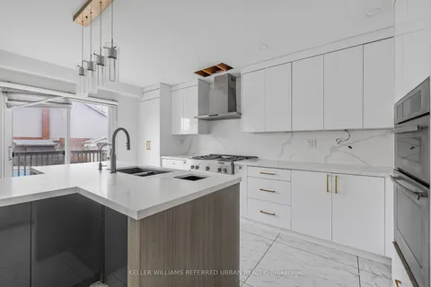 135 Natanya Blvd, Georgina, ON L4P 3N4