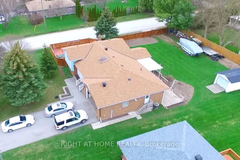 214 Glenn Ave, Innisfil, ON L9S 1C4
