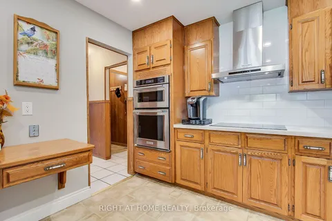 214 Glenn Ave, Innisfil, ON L9S 1C4