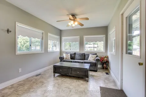 214 Glenn Ave, Innisfil, ON L9S 1C4