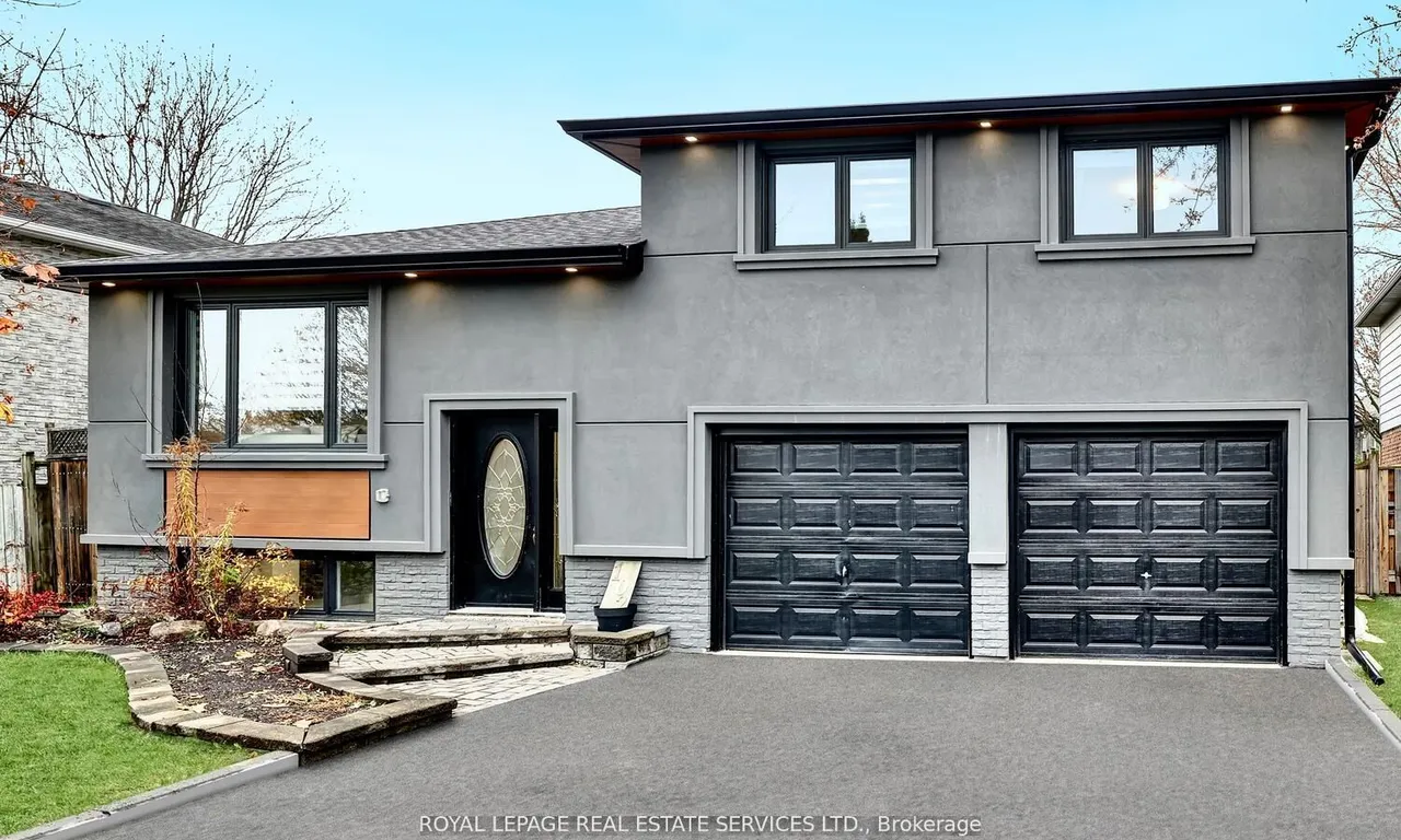 102 Crown Cres, Bradford West Gwillimbury, ON L3Z 2M2