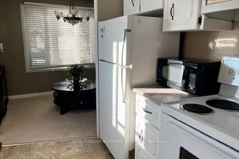 71 Main St, Innisfil, ON L9R 1S8