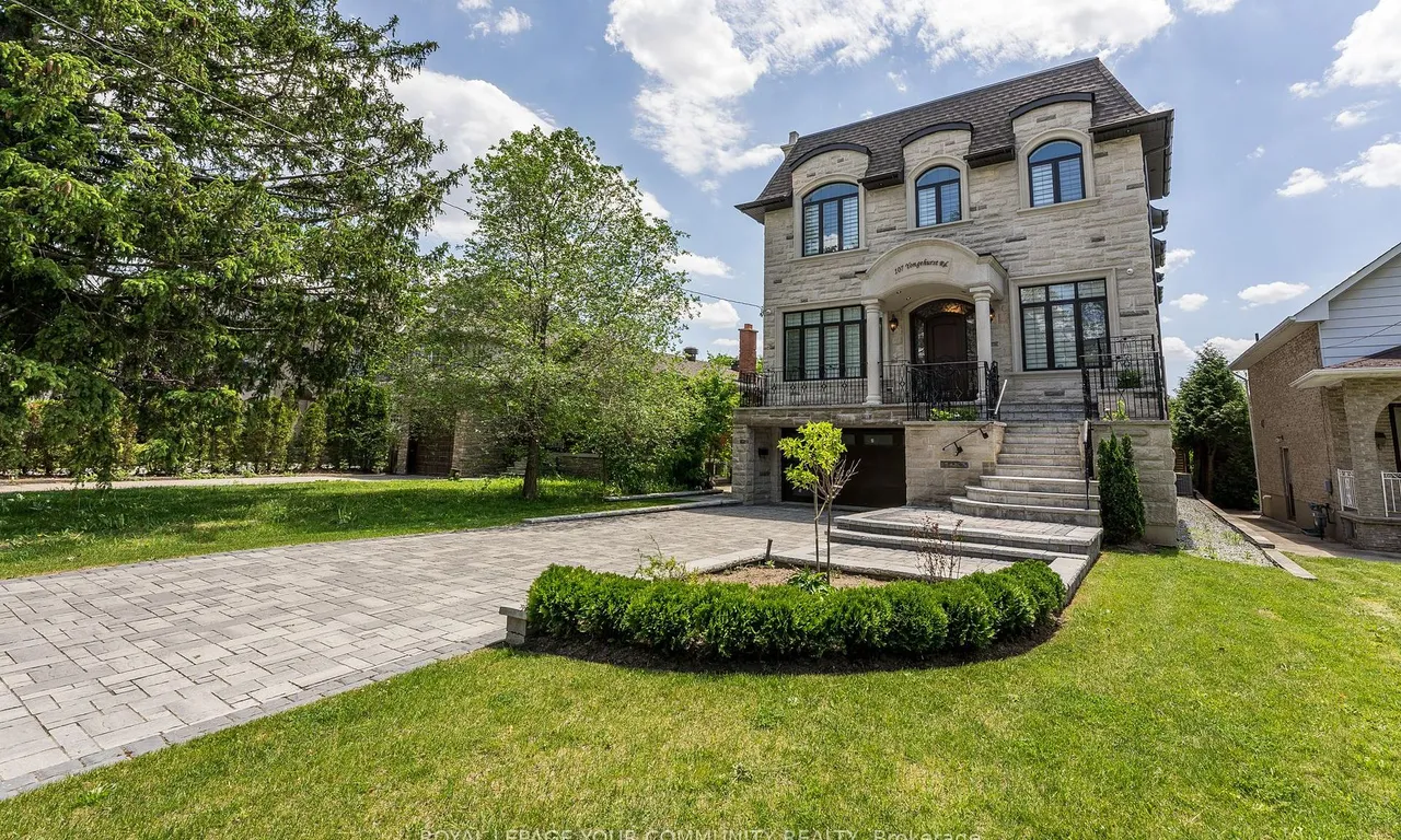 107 Yonghurst Rd, Richmond Hill, ON L4C 3T3