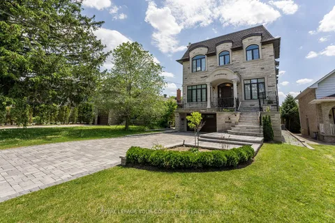107 Yonghurst Rd, Richmond Hill, ON L4C 3T3