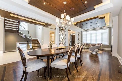 107 Yonghurst Rd, Richmond Hill, ON L4C 3T3