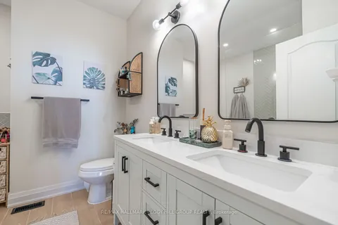 34 Legion Way, Essa, ON L3W 0M7