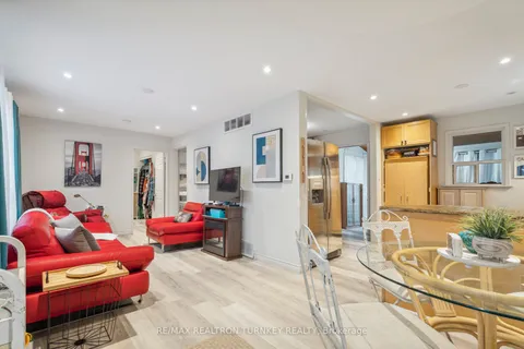 296 Lakeview Blvd, Georgina, ON L4P 2Y7