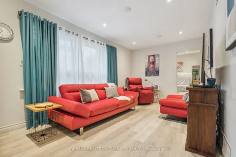 296 Lakeview Blvd, Georgina, ON L4P 2Y7