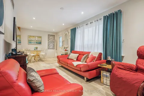 296 Lakeview Blvd, Georgina, ON L4P 2Y7