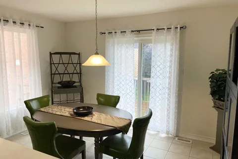 1018 Griggs Rd, Innisfil, ON L9S 0A6