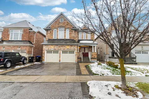 450 Summerlyn Tr, Bradford West Gwillimbury, ON L3Z 0E3